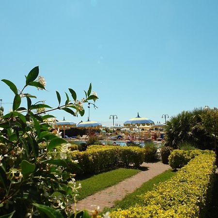 Eurobeach Residence คาวัลลิโน-เตรปอร์ติ ภายนอก รูปภาพ