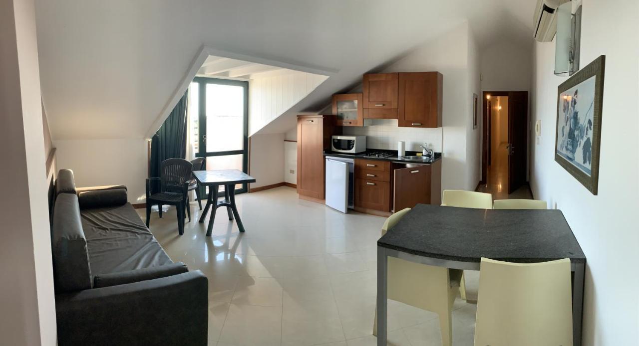 Eurobeach Residence คาวัลลิโน-เตรปอร์ติ ภายนอก รูปภาพ