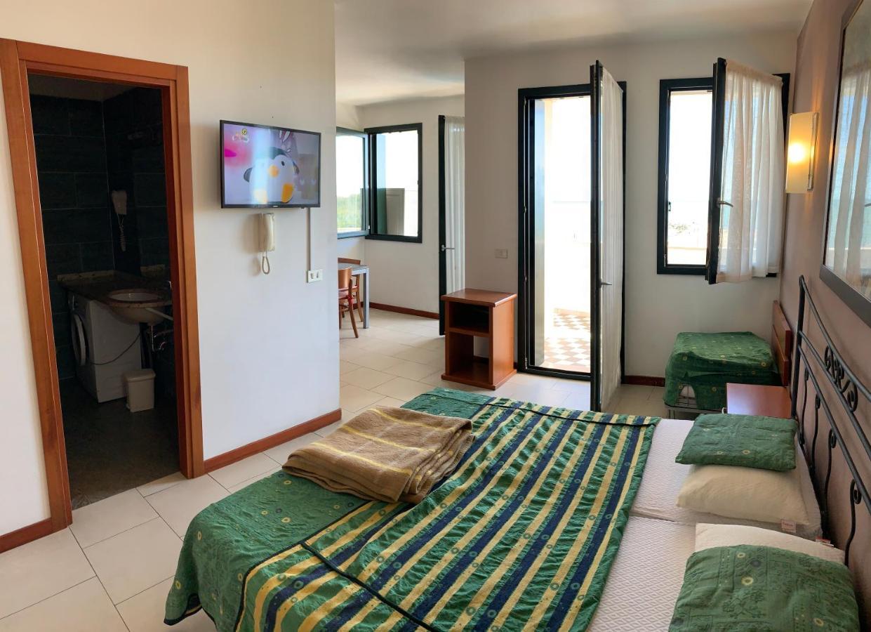 Eurobeach Residence คาวัลลิโน-เตรปอร์ติ ภายนอก รูปภาพ