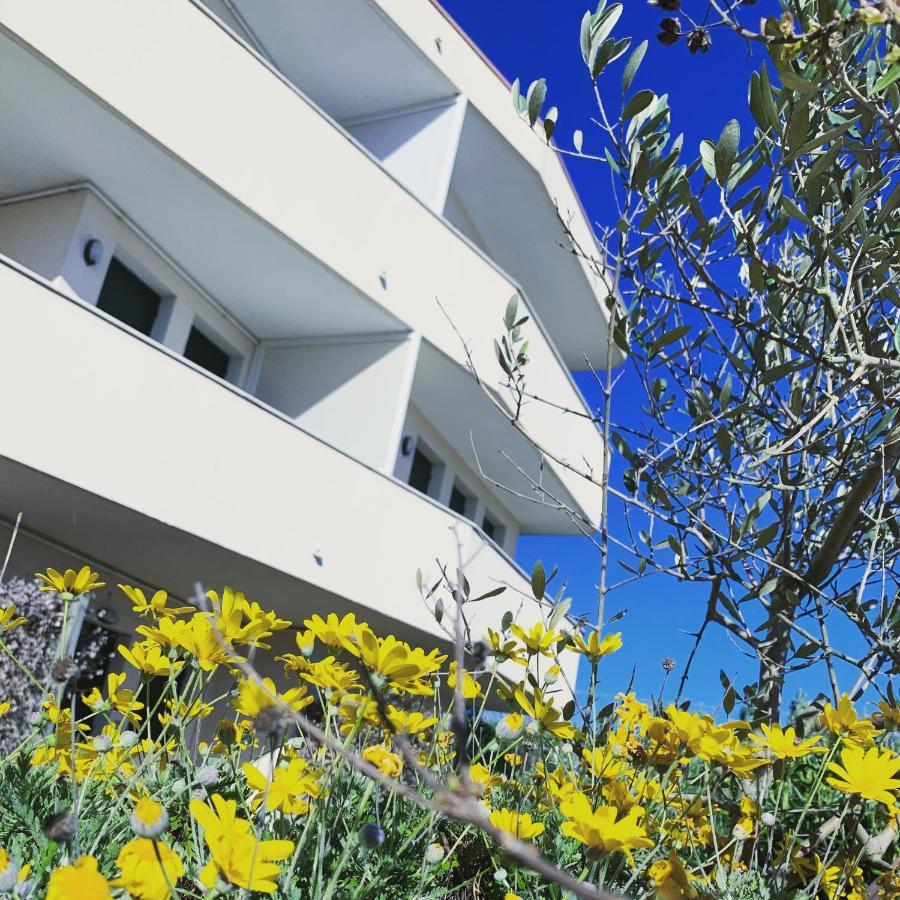 Eurobeach Residence คาวัลลิโน-เตรปอร์ติ ภายนอก รูปภาพ