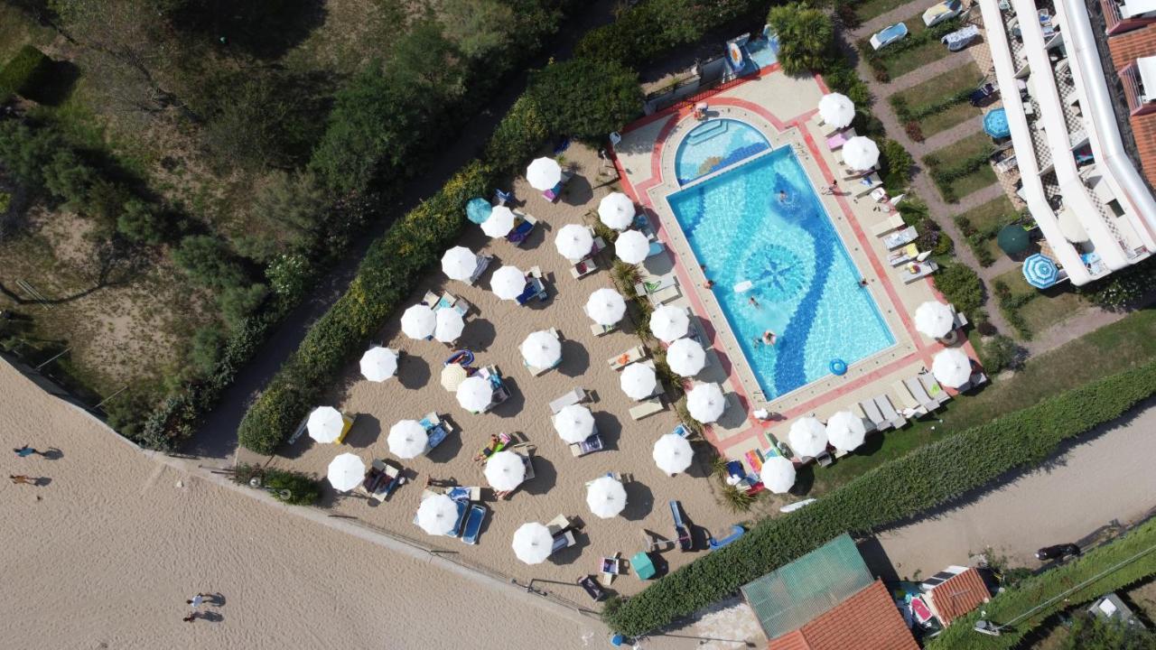 Eurobeach Residence คาวัลลิโน-เตรปอร์ติ ภายนอก รูปภาพ
