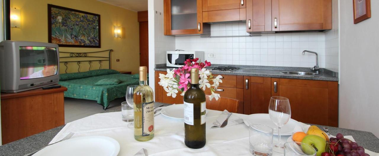 Eurobeach Residence คาวัลลิโน-เตรปอร์ติ ภายนอก รูปภาพ